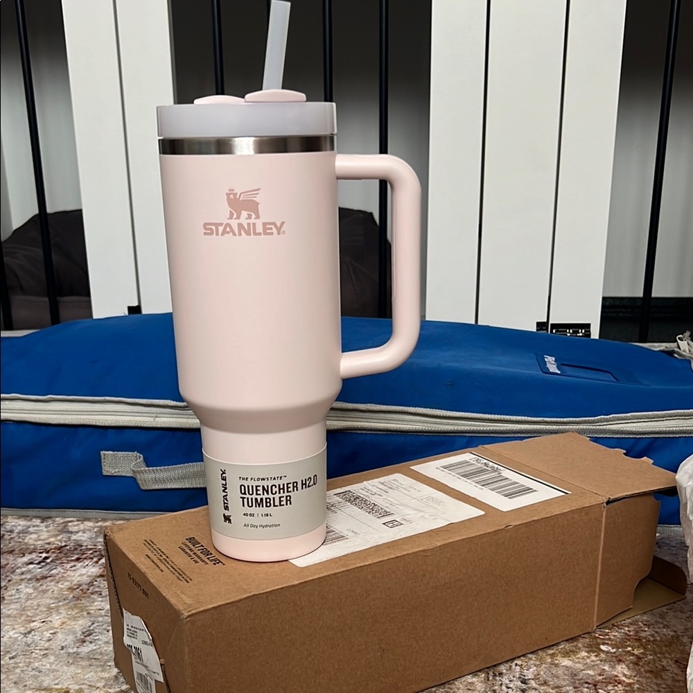 Stanley Pink Quencher H2.0 Tumbler